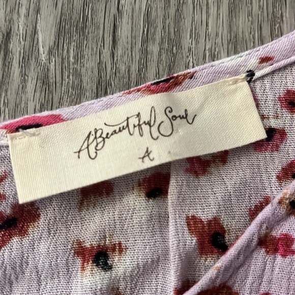 Floral top - Picture 2 of 3